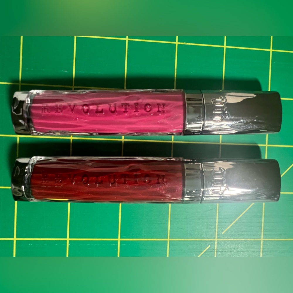 Urban Decay Revolution
 High-Color Lip
Gloss Brand New